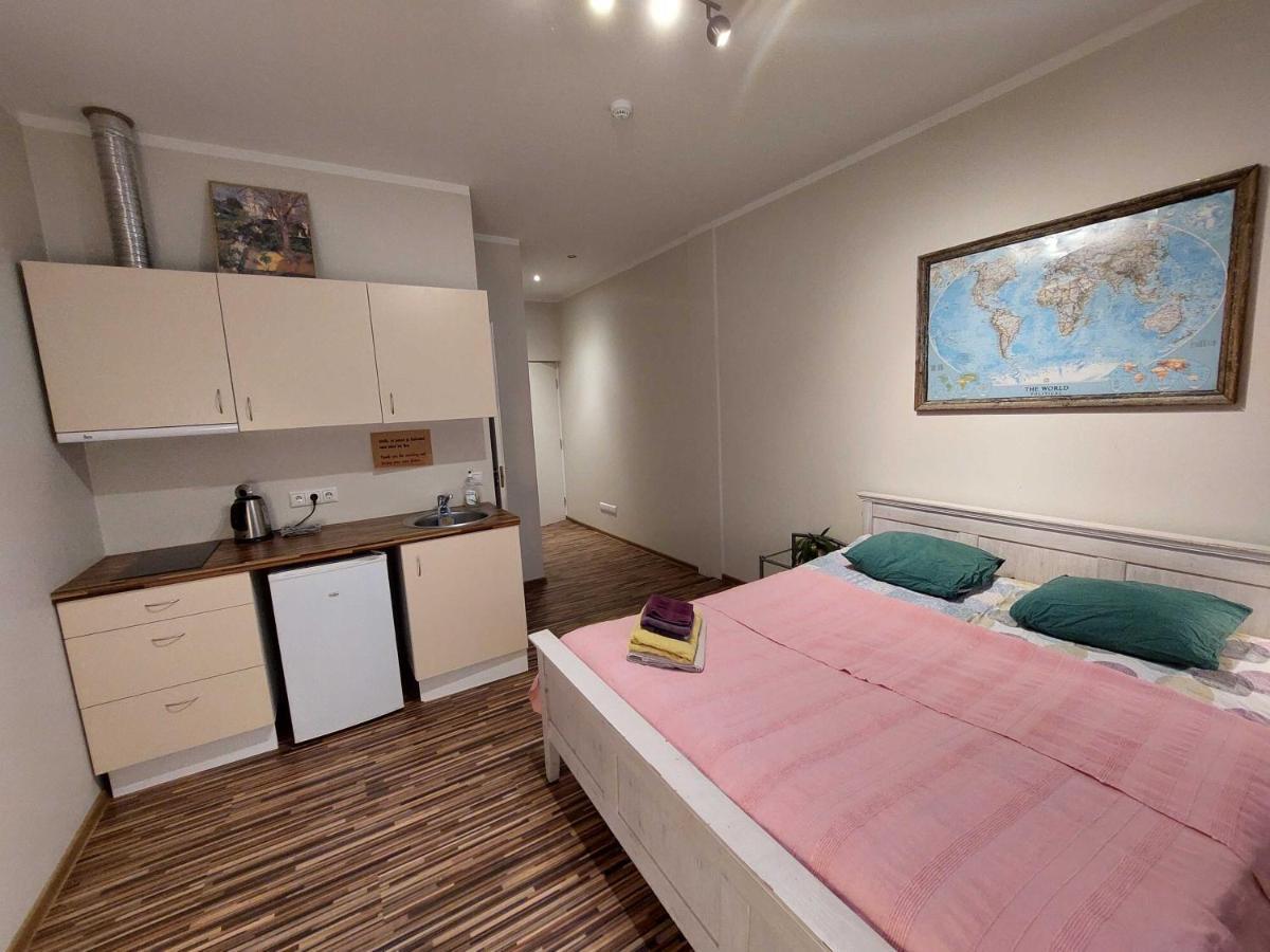 Studio Apartment Kitchenette Balcony,1329544691:JPEG